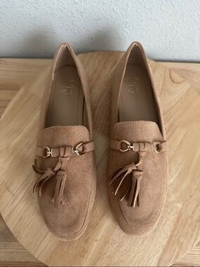 Yoki Edline-44 Womens Round Closed Toe Loafers